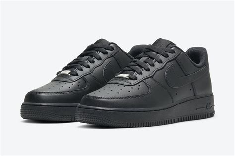 nike airforce zwart 37.5|black Air Force One shoes.